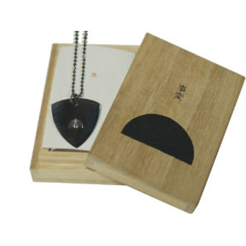 Pick-shaped necklace "black"